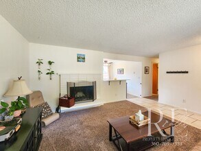 3000 Ruby Ct SE in Port Orchard, WA - Building Photo - Building Photo