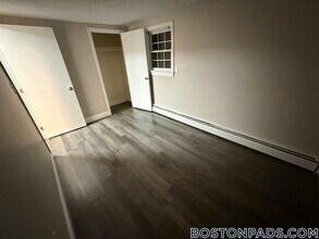 887 Varnum Ave in Lowell, MA - Building Photo - Building Photo