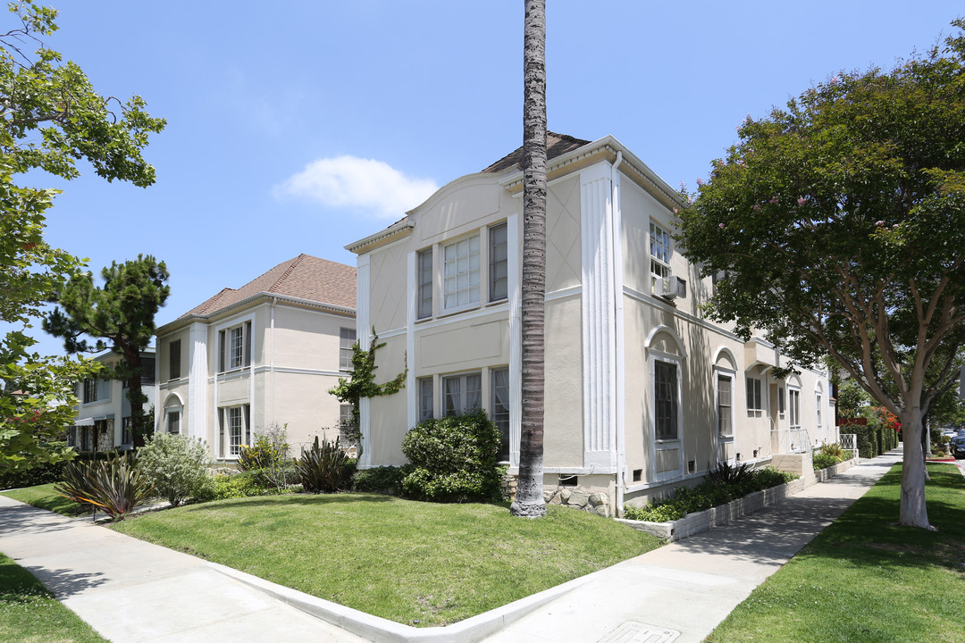 462 S Oakhurst Dr in Beverly Hills, CA - Building Photo