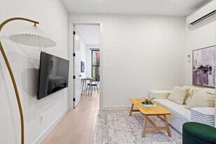 311 Eckford St in Brooklyn, NY - Building Photo