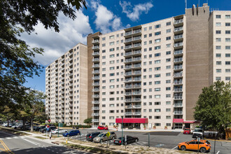 Park Place Condominium in Alexandria, VA - Building Photo - Building Photo