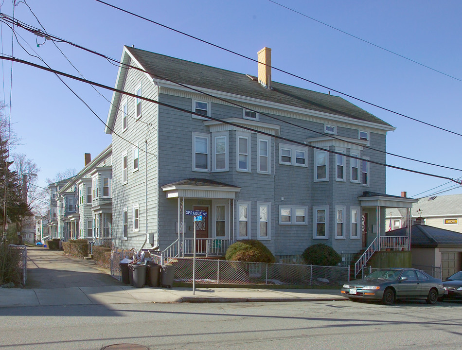 365 Sprague St in Fall River, MA - Building Photo