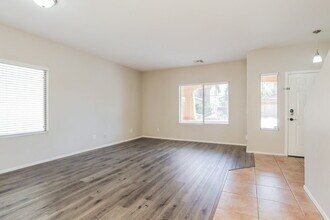 4728 W St Charles Ave in Phoenix, AZ - Building Photo - Building Photo
