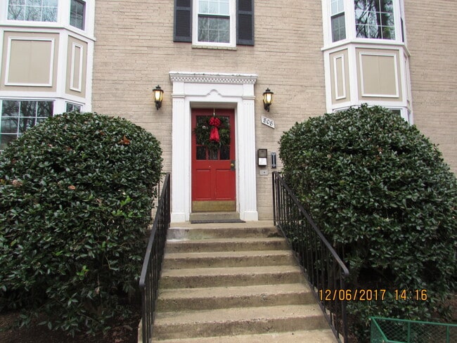 property at 808 S Arlington Mill Dr