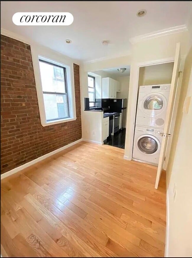 237 Henry St