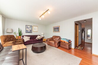 900 W Roscoe St in Chicago, IL - Building Photo - Building Photo