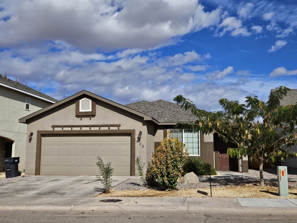 805 Valencia in Alamogordo, NM - Building Photo