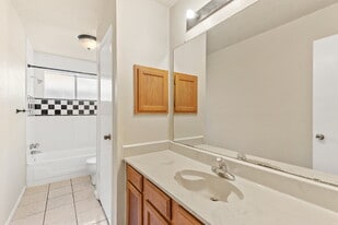 2602 Orion Dr in League City, TX - Building Photo