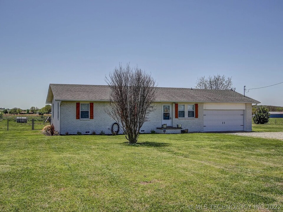 395131 W 2900 Rd in Ochelata, OK - Building Photo