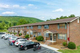 Arbordale Apartment Homes in Dalton, GA - Building Photo - Building Photo