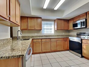 109 Valley Cir in Brandon, FL - Foto de edificio - Building Photo