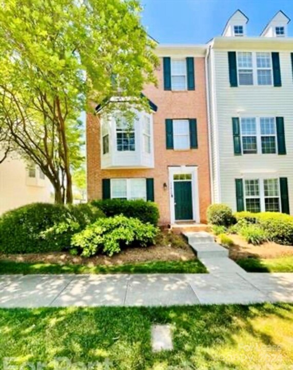 11850 Chelton Ridge Ln in Charlotte, NC - Foto de edificio