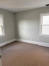 46 Orchard St in Oyster Bay, NY - Building Photo - Building Photo