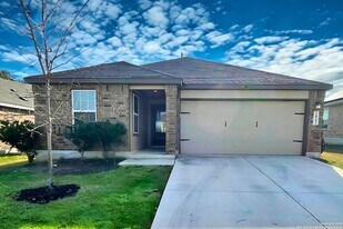 1043 Raceland Rd in San Antonio, TX - Building Photo