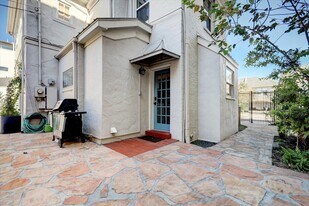 2622 Westgate Dr in Houston, TX - Building Photo