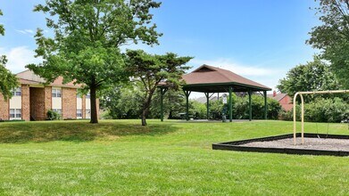 Autumn Springs in Columbus, OH - Building Photo - Building Photo