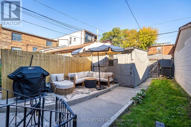 181 Montrose Ave in Toronto, ON - Building Photo - Building Photo
