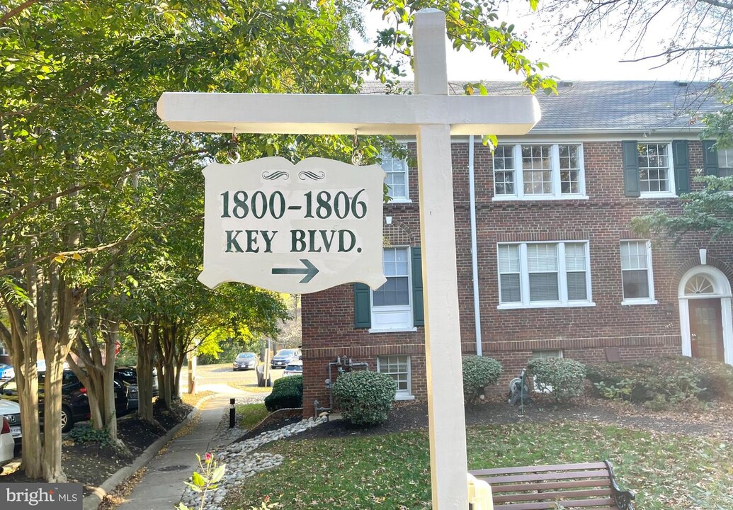 1802 Key Blvd-Unit -490 in Arlington, VA - Building Photo