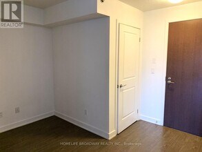 185-215 Bonis Ave in Toronto, ON - Building Photo - Building Photo