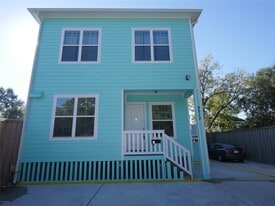 9013 Gabriel St in Houston, TX - Building Photo