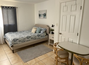 1219 NW 14th Ct, Unit 1219 in Fort Lauderdale, FL - Foto de edificio - Building Photo