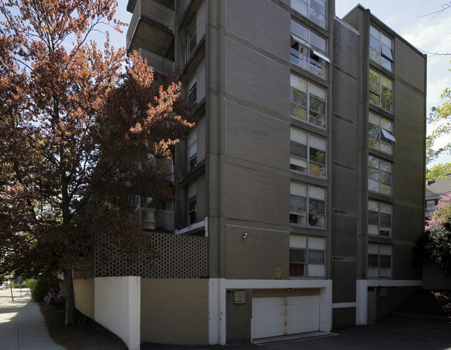 Winchester Apartments in Brookline, MA - Building Photo - Building Photo