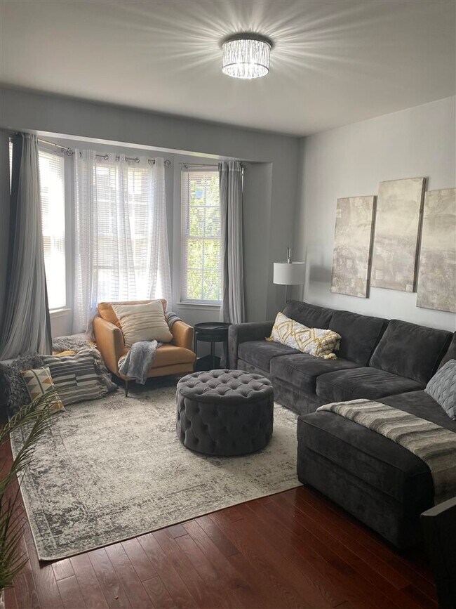 380-1/2 Avenue C-Unit -#1 in Bayonne, NJ - Building Photo - Building Photo