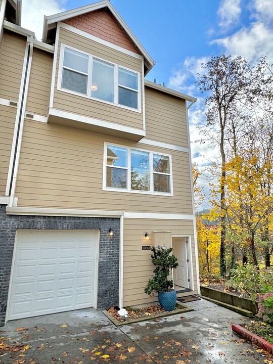 8808 N Edison St-Unit -Unit A (UPR) in Portland, OR - Building Photo