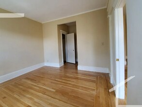 75 Saint Paul St, Unit 1R in Brookline, MA - Building Photo - Building Photo