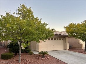 1020 Windhook St in Las Vegas, NV - Building Photo - Building Photo