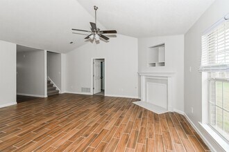 9857 Averbury Dr in Cordova, TN - Building Photo - Building Photo