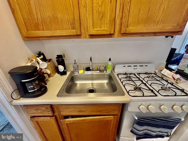 property at 1930 Bainbridge St