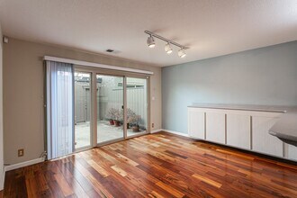 1017 Kingston Ln in Alameda, CA - Building Photo - Building Photo