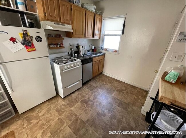 218 W 8th St in Boston, MA - Building Photo - Building Photo