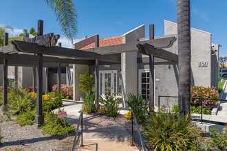 The Avenue at San Marcos in San Marcos, CA - Foto de edificio - Building Photo