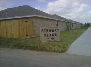 2301 Dora Jeanne Dr in Mission, TX - Foto de edificio - Building Photo