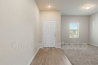 5103 Topaz Bnd in San Antonio, TX - Building Photo - Building Photo