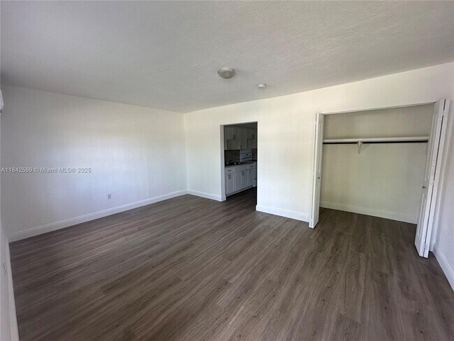 360 NE 82nd St in Miami, FL - Building Photo - Building Photo