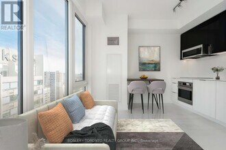 308 Jarvis St in Toronto, ON - Building Photo - Building Photo