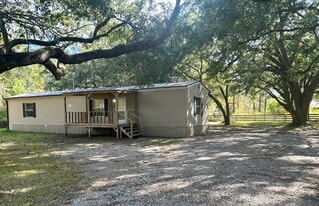 207 FM 253 in Buna, TX - Building Photo