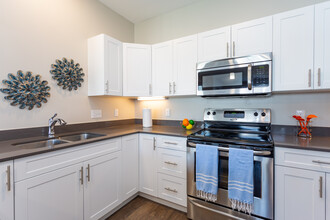 Piper Lakes Apartment Homes in Grand Haven, MI - Building Photo - Interior Photo