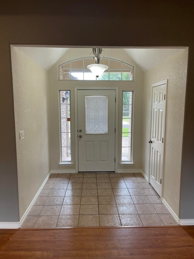 165 Turkey Run in Meadowlakes, TX - Building Photo - Building Photo