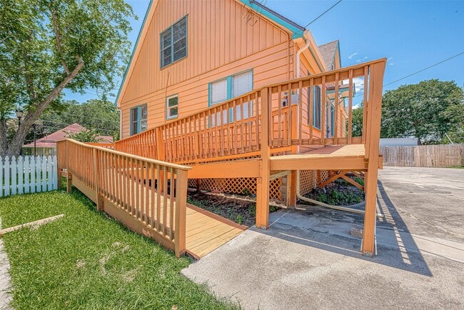 property at 1502 Main St