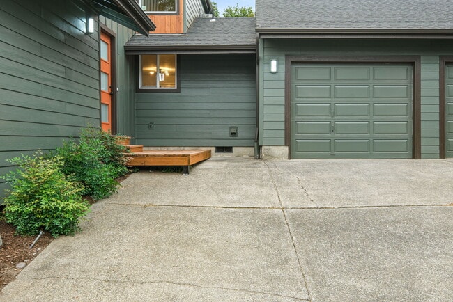 8027 SW 103rd Ave in Beaverton, OR - Building Photo - Building Photo