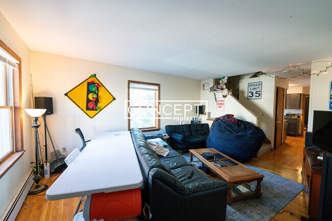 96 Hillside St, Unit 96 in Boston, MA - Foto de edificio - Building Photo
