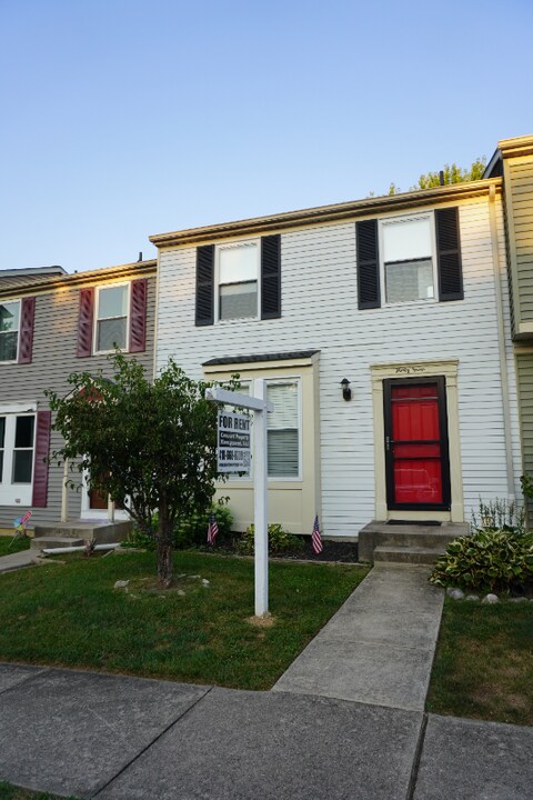 37 Trailwood Rd in White Marsh, MD - Building Photo