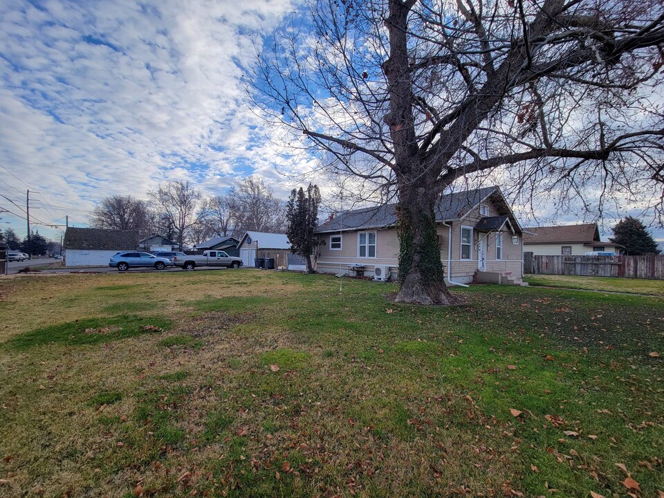 428 N Hartford St in Kennewick, WA - Building Photo