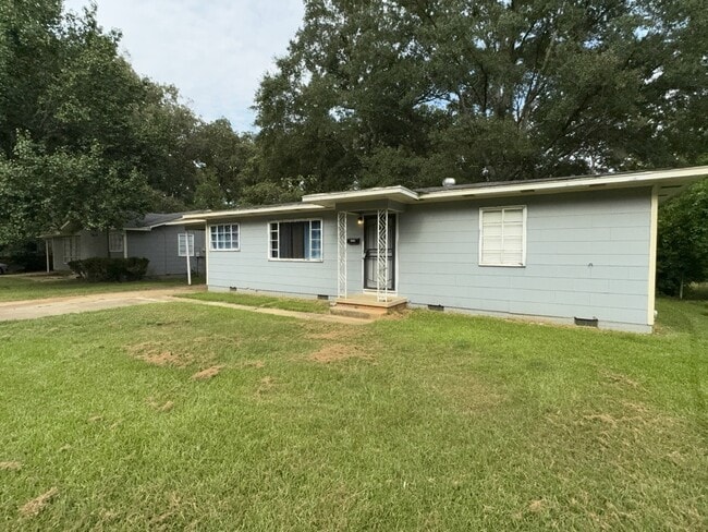 3030 Oak Forest Dr in Jackson, MS - Building Photo - Building Photo