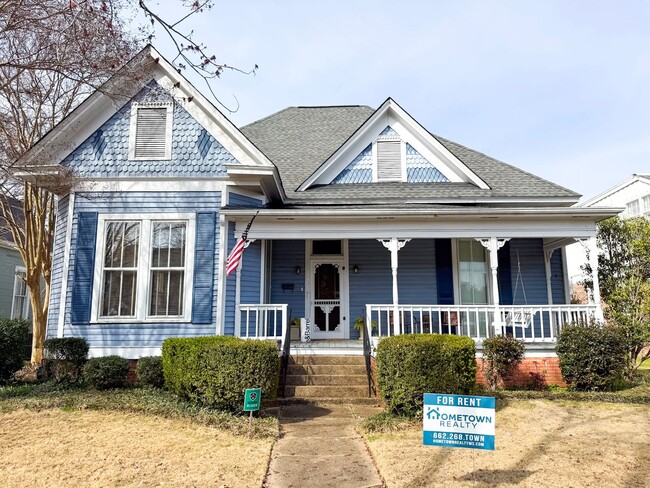 property at 1119 College St