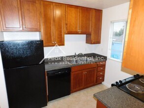 130 Fig St in Roseville, CA - Foto de edificio - Building Photo